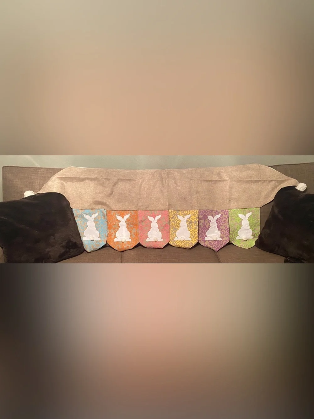 Pier 1 Imports Rare Vintage Bunny Silhouette Mantle Scarf